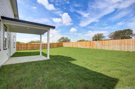 New construction Single-Family house 3417 Meteor Night, Converse, TX 78109 The Douglas B- photo 38 38