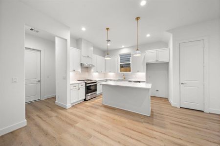 New construction Single-Family house 5238 Larkin St, Houston, TX 77007 null- photo 8 8