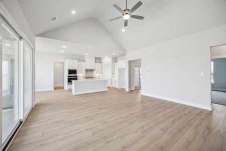 New construction Single-Family house 120 Rancher Trl, Waxahachie, TX 75165 plan Verona - image 16