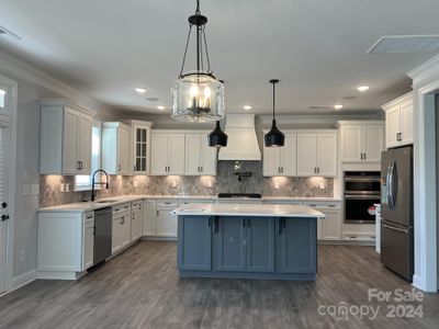 Beautiful Designer Kitchen with Two-Tone Cabinets