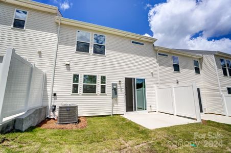 New construction Townhouse house 14905 Tamarack Dr, Charlotte, NC 28278 null- photo 41 41