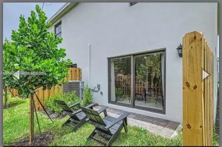 New construction Townhouse house 445 Ne 1St Dr, Florida City, FL 33034 - image