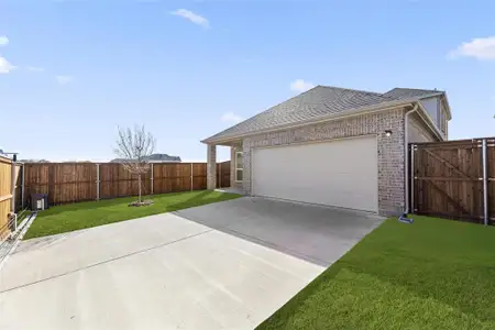 New construction Single-Family house 8121 Twin Creek Dr, Rowlett, TX 75089 plan Rayburn R (w/Game) - image