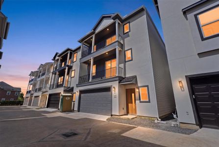 New construction Single-Family house 1422 W 34Th 1/2 St, Houston, TX 77018 - image 3