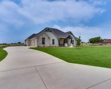 New construction Single-Family house 421 Paradise Ridge Dr, Waxahachie, TX 75167 - image