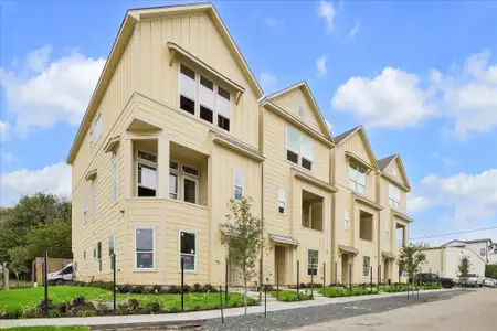 New construction Single-Family house 310 Fowler St, Houston, TX 77007 - image 19