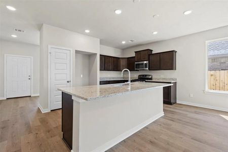 New construction Single-Family house 3021 Pampaneria Dr, Conroe, TX 77301 - image 7