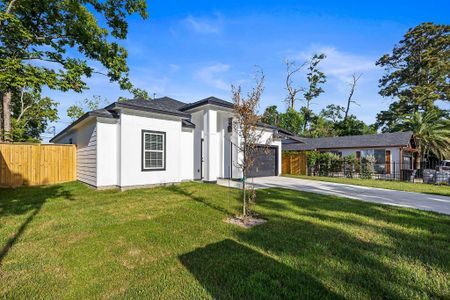 New construction Single-Family house 10426 Royal Oaks Dr, Houston, TX 77016 - image