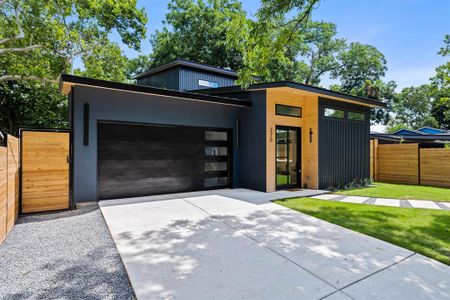 New construction Single-Family house 3310 Kay St, Austin, TX 78702 - photo 0