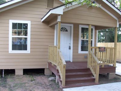 New construction Single-Family house 1714 N Travis Avenue, Cleveland, TX 77327 - photo 0