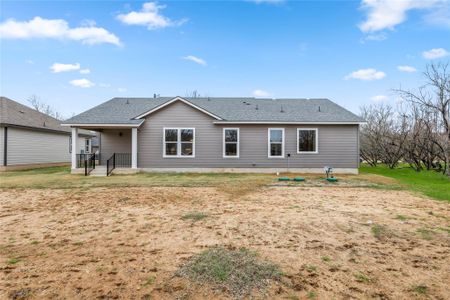 New construction Single-Family house 123 Waimanalo Dr, Bastrop, TX 78602 null- photo 29 29