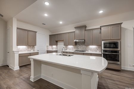 New construction Single-Family house 116 Highland Park, Castroville, TX 78009 plan Brandon - image 6