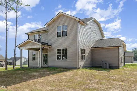 New construction Single-Family house 18 Bonnybrook Ct, Selma, NC 27576 - image 2