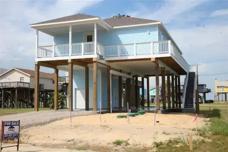 New construction Single-Family house 13214 Buccaneer Pkwy, Freeport, TX 77541 - image