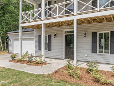 004-1280x960-front-porch