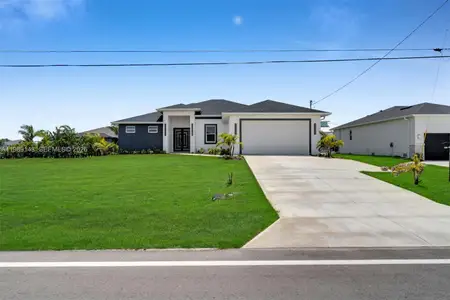 New construction Single-Family house 4220 Jacaranda Pkwy W, Cape Coral, FL 33993 - image
