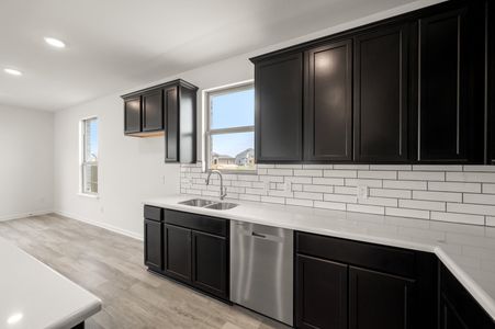 New construction Single-Family house 125 Toftrees Dr, Cleburne, TX 76031 plan Redwood II - image 10