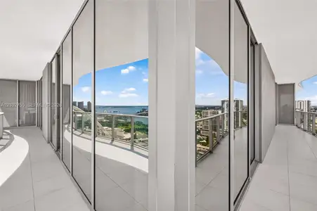 New construction Condo house 1400 Biscayne Blvd, Unit 2906, Miami, FL 33132 - image