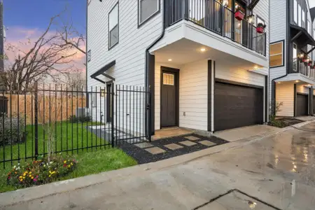 New construction Single-Family house 719 Thornton Rd, Unit A, Houston, TX 77018 - image 4