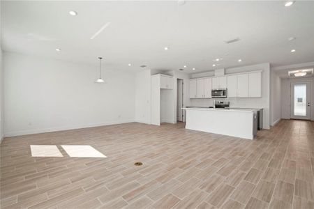 New construction Single-Family house 2949 Stewart Creek Cir, Plant City, FL 33565 - image 19