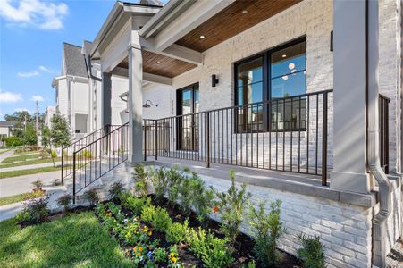 Gorgeous new home built by Modern Heights Homes on wide street in Woodland Heights walking distance to bike trail and Travis elementary