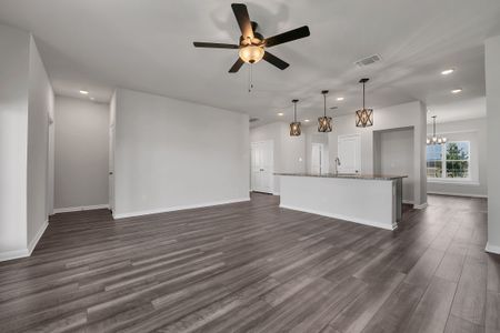 New construction Single-Family house 432 Honeydew Wy, Seguin, TX 78155 plan The 1613 - image 9