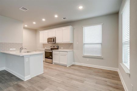 New construction Townhouse house 6930 Crimson Dr, Arlington, TX 76001 Arlington A - Front Entry- photo 14 14