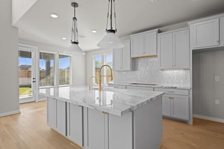 New construction Single-Family house 31146 Riley Heights Dr, Fulshear, TX 77441 plan Strasburg - image 6