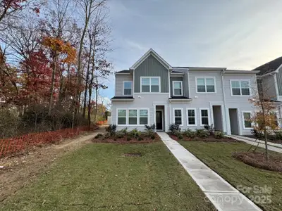 New construction Townhouse house 4754 Lakeview Rd N, Unit 19, Charlotte, NC 28216 - image