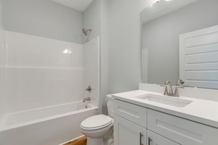 New construction Single-Family house 6017 Oak Hollow Wy, Crestview, FL 32539 plan Maybell I - image 4