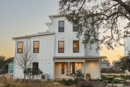 New construction Townhouse house 543 Mcmonigal Pl, Unit 3, San Antonio, TX 78210 - image