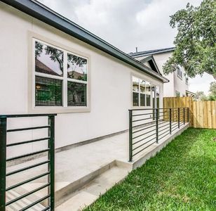 New construction Single-Family house 11158 Vance Jackson Rd, San Antonio, TX 78230 - photo 2 2