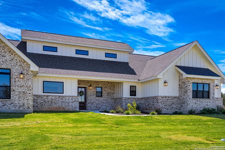 New construction Single-Family house 156 Firewheel Lp, Floresville, TX 78114 - image 3