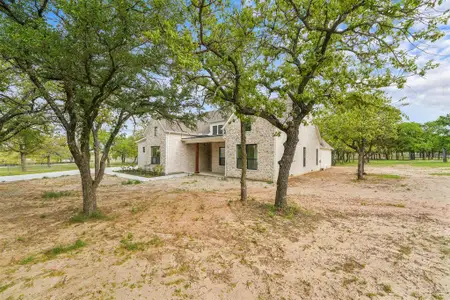 New construction Single-Family house 1000 Bluebonnet Rdg, Weatherford, TX 76087 - image