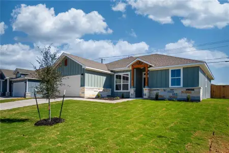 New construction Single-Family house 1013 Lago Azul Ln, Temple, TX 76504 - image