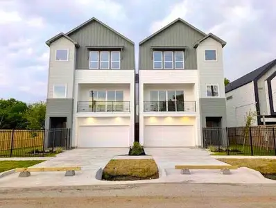 New construction Single-Family house 3312 Live Oak St, Houston, TX 77004 - image