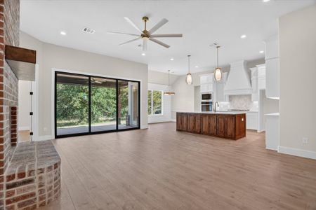 New construction Single-Family house 511 Pernell Ct, Weatherford, TX 76087 plan The Tyler - image 17