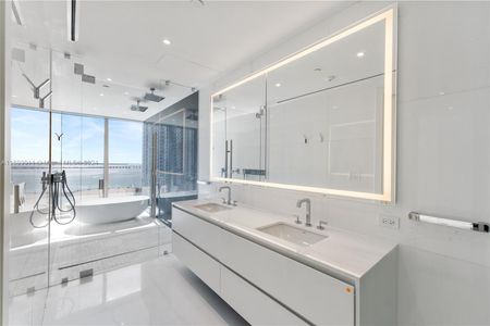 New construction Condo/Apt house 300 Biscayne Way, Unit 2103, Miami, FL 33131 - photo 13 13