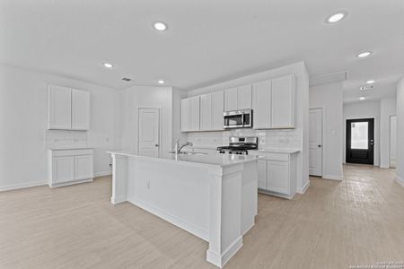 New construction Single-Family house 3844 Northaven Trl, New Braunfels, TX 78132 plan Carmel - image 7