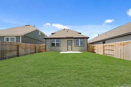 New construction Single-Family house 8806 Black Oak Dr, Elmendorf, TX 78112 plan Lakeland - image