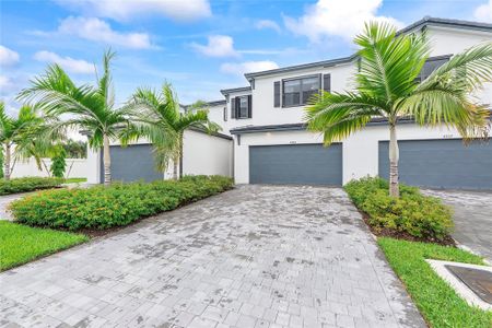 New construction Townhouse house 4965 Oakmont Dr, Unit 2, Dania Beach, FL 33312 - image