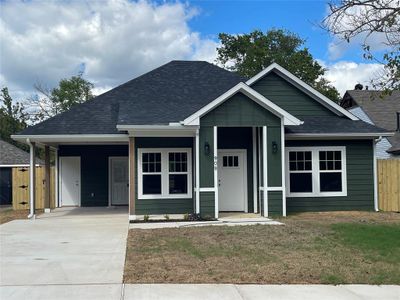 New construction Single-Family house 909 W Elm Street, Denison, TX 75020 - photo 0