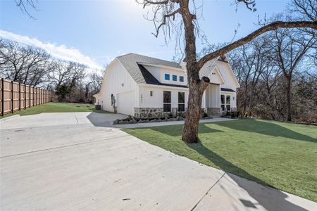 New construction Single-Family house 2017 Shady Creek Xing, Azle, TX 76020 - image