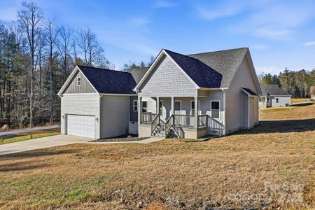 New construction Single-Family house 79 Crystal Mountain Dr, Hendersonville, NC 28739 - image