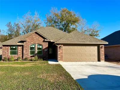 New construction Single-Family house 1031 S Anderson St, Angleton, TX 77515 - image