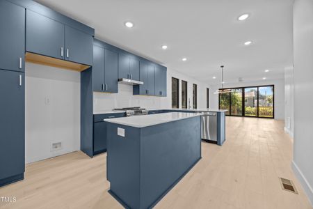 New construction Townhouse house 810 Culpepper Ln, Raleigh, NC 27610 - image 5