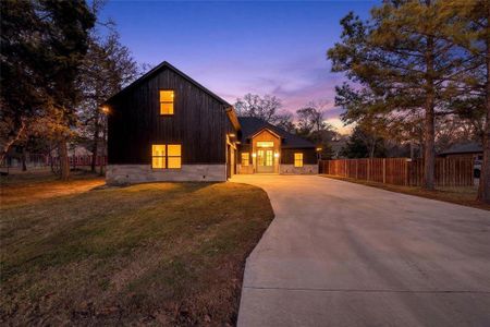 New construction Single-Family house 114 Castlewood Rd, Enchanted Oaks, TX 75156 - image