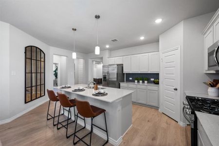 New construction Single-Family house 1808 Apache Cir, Cleburne, TX 76033 plan Hamilton - image 9