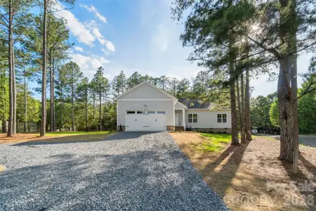 New construction Single-Family house 185 Shagbark Ct, West End, NC 27376 - image