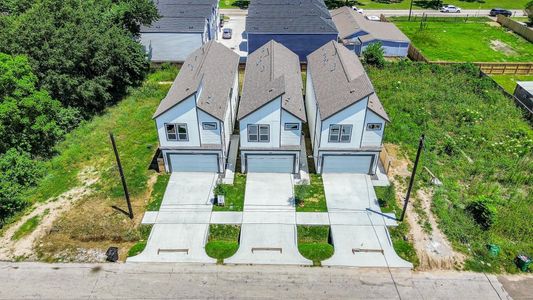 New construction Single-Family house 848 Lucky St, Houston, TX 77088 - image
